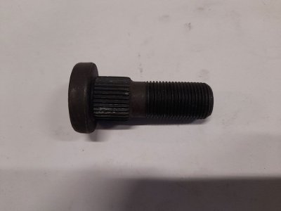 Wheel stud