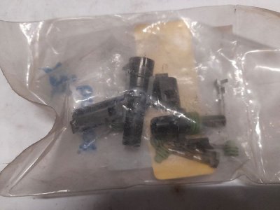 Laturin 2-napainen liitinsarja