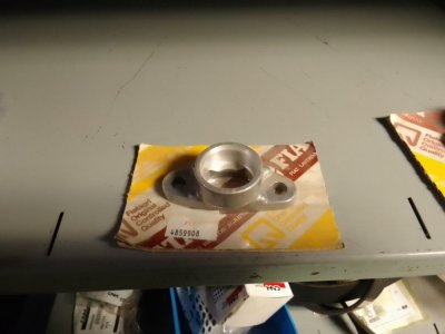 jatkolaippa vesipumppu/termostaatin pesä